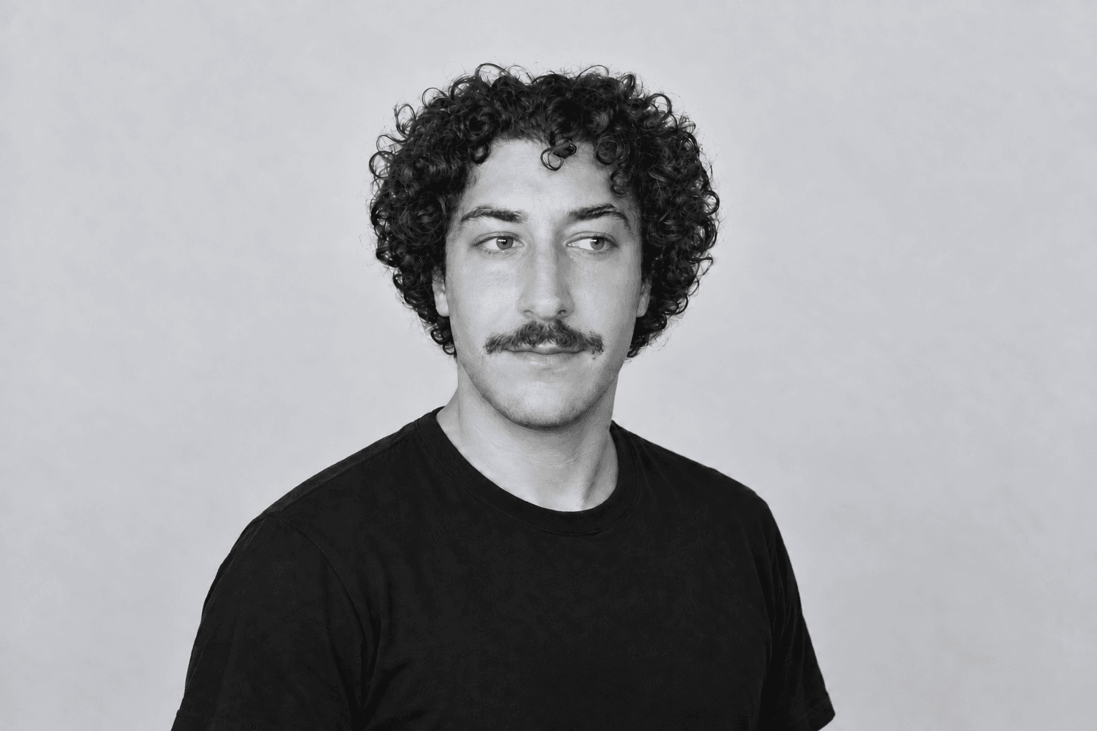 Portrait de Lorenzo Coslado en noir et blanc